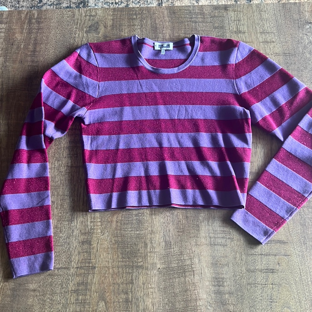 Crop style top